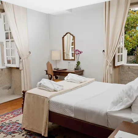 Casa Melo Alvim - By Unlock מלון