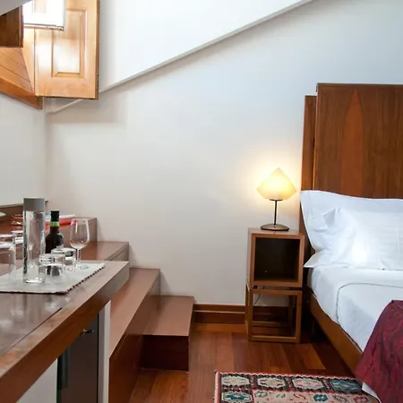 Casa Melo Alvim - By Unlock Otel 4*